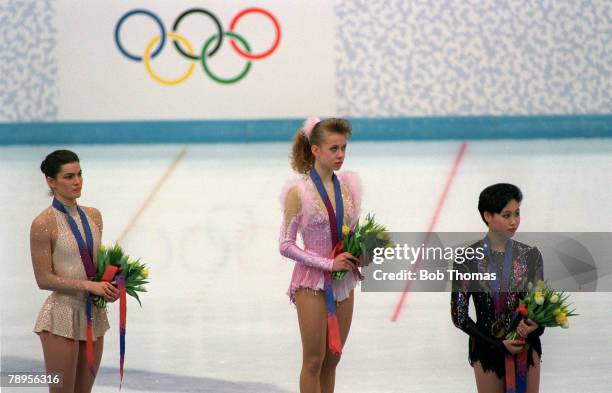 Sport, 1994 Winter Olympic Games, Lillehammer, Norway, Ice Skating, Ladies Figure Skating Singles, The medal ceremony, l-r, Nancy Kerrigan, USA ,...