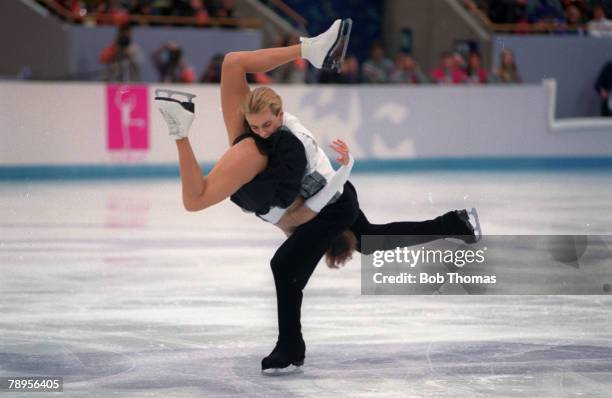 Sport, 1994 Winter Olympic Games, Lillehammer, Norway, Figure Skating, Ice Dance, Maya Usova and Aleksandr Zhulin, Russia, the Silver medal winners