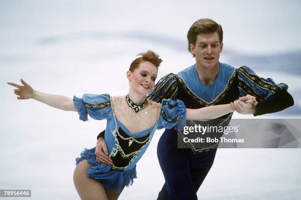 Sport, 1994 Winter Olympic Games, Lillehammer, Norway, Figure Skating, Pairs, Jenni Meno and Todd Sand, USA
