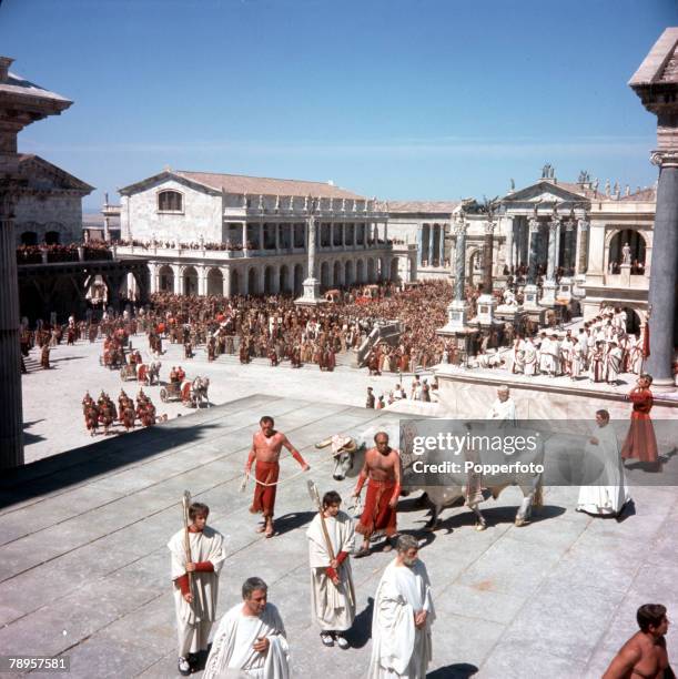 Roman Fall The Fall Of The Roman Empire Photos and Premium High Res Pictures ...