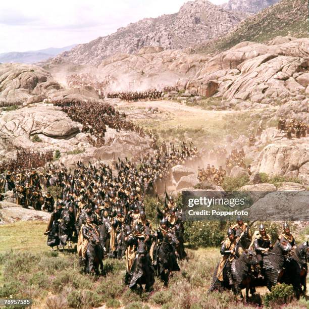 Roman Fall The Fall Of The Roman Empire Photos and Premium High Res Pictures ...