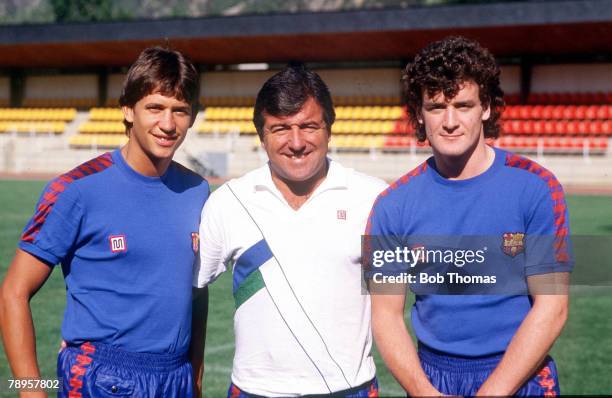 27th July 1986, Barcelona, Spain, Barcelona manager Terry Venables with his new British signings Gary Lineker and Mark Hughes