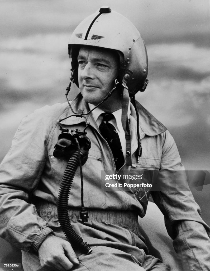 Personalities. Water Speed Record. pic: circa 1963. Donald Campbell, famous Speed Record pilot/driver. He made an attempt on his own water speed record in 1967, which ended tragically in his death,when the nose of the craft lifted from the water at over 3