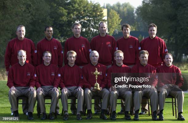 Golf, 34th Ryder Cup Matches, The Belfry, England, 25th September 2002, Europe 15 1/2 beat USA 12 1/2, The American team line-up together for a group...