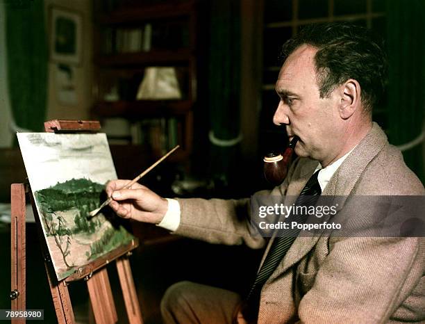 First Englis Actor Ralph 246 Ralph Richardson English Actor Stock Photos, High-Res Pictures, and ...