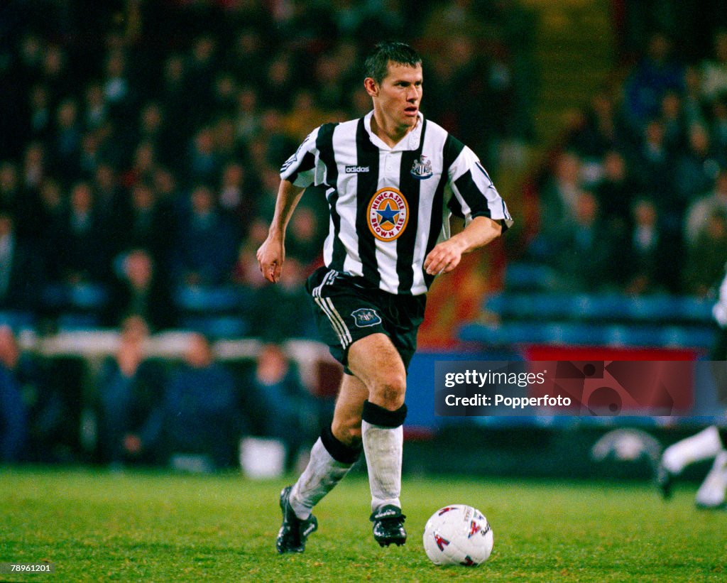 Sport. Football. pic: 3rd December 1995. FA. Carling Premiership. Robert Lee, Newcastle United.