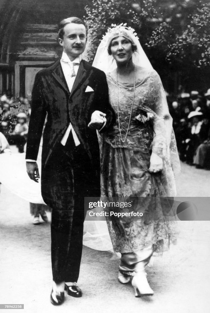 Personalities. Politics. pic: June 1919. The wedding of Alfred Duff Cooper and Lady Diana Manners showing them leaving the church.