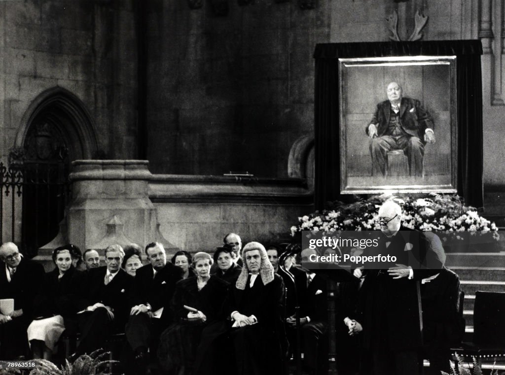 Politics. pic: 30th November 1954. Sir Winston Churchill makes a speech of thanks to M.P.'s after being presented with a portrait of himself the painting by artist Graham Sutherland.This was a gift from M.P.'s on his 80th birthday presented to the war-tim