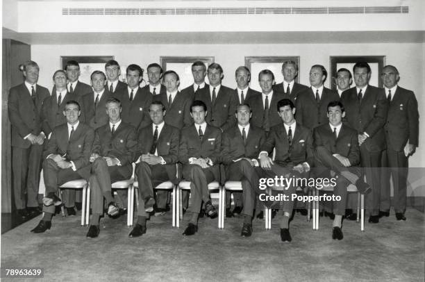 Sport, Football, 1966 World Cup Finals, London, The England World Cup Squad, pictured at the Hilton Hotel, London prior to the tournament, Standing :...
