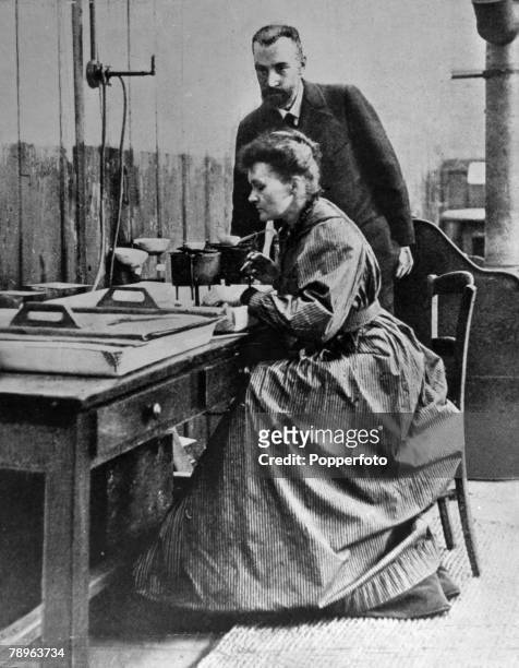 Personalities, Medicine, Science/Health, pic: circa 1903, Marie Curie, 1867-1934, pictured with her husband Pierre in the laboratory, Marie Curie won...
