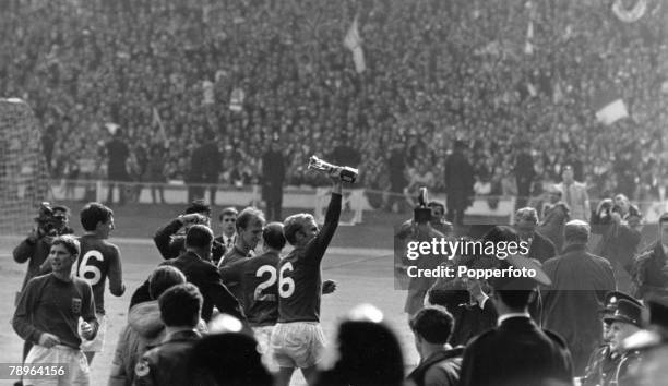 Sport, Football, 1966 World Cup Final, Wembley, London, England, 30th July 1966, England 4 v West Germany 2 , England captain Bobby Moore parades the...