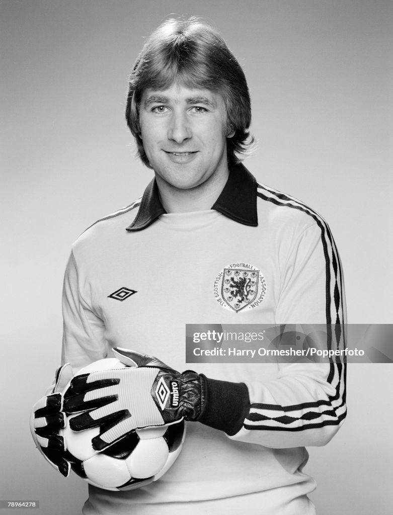 Alan Rough Scotland goalkeeper Alan Rough during an advertising photoshoot for ...