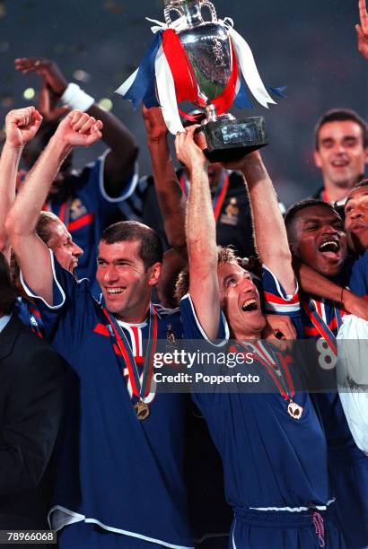 Football, European Championships , Final, Feyenoord Stadium, Rotterdam, Holland, France 2 v Italy 1 , 2nd July France captain Didier Deschamps holds...