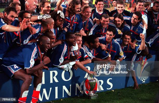 Football, European Championships , Final, Feyenoord Stadium, Rotterdam, Holland, France 2 v Italy 1 , 2nd July The victorious France side celebrate...