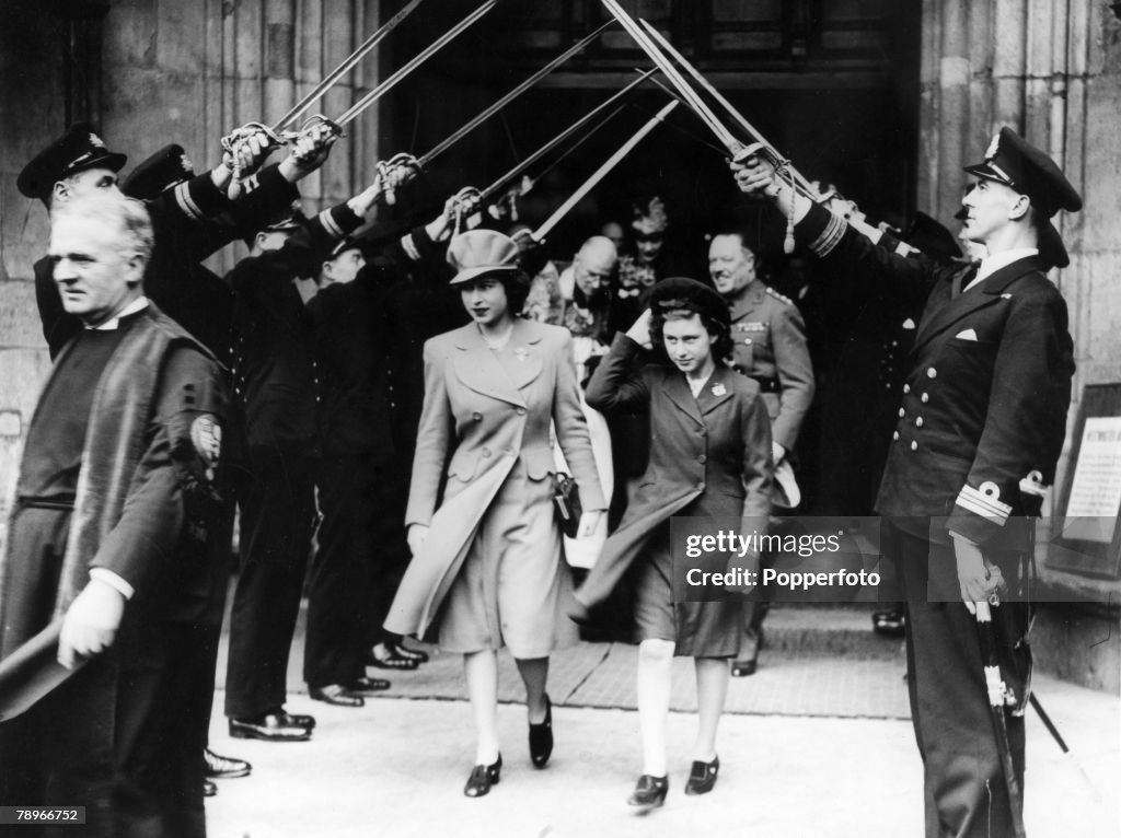 Princess Elizabeth And Princess Margaret At Westminster Abbey