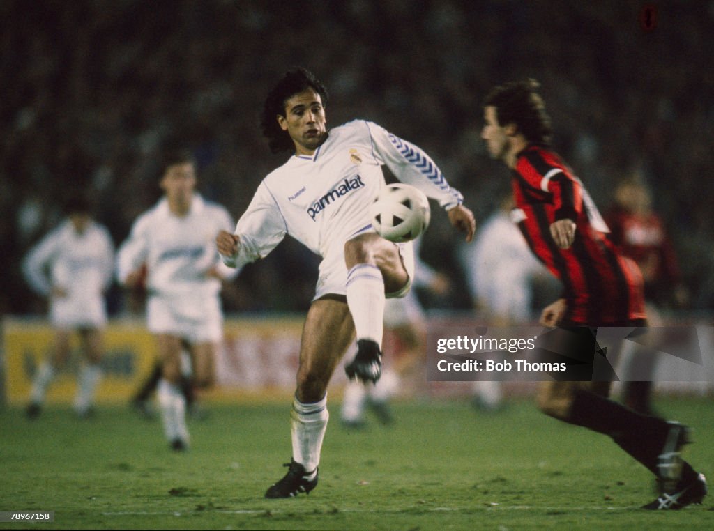 Sport. Football. pic: 5th April 1989. European Cup Semi-Final 1st Leg. Real Madrid 1 v AC. Milan 1. Hugo Sanchez, Real Madrid.