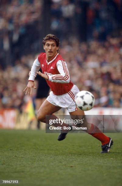 4th April 1988, Division 1, Kenny Sansom, Arsenal full back 1980-1989, Kenny Sansom also won 86 England international caps between 1979-1988