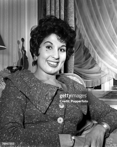 Alan Cogan 136 Alma Cogan Photos & High Res Pictures - Getty Images