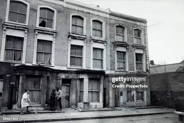 Number 10 Rillington Place 10 Rillington Place Photos and Premium High Res Pictures - Getty Images