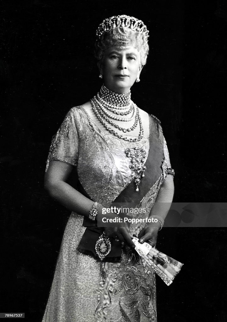 The Book, Volume 1, Page, 27,Picture, 9. Queen Mary, wife of King George V, in her Silver Jubilee year 1935.