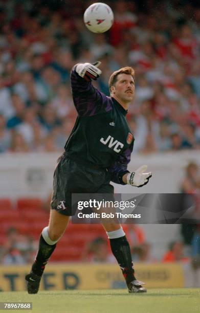 20th August 1995, Arsenal 1 v Middlesbrough 1, Arsenal goalkeeper David Seaman throws the ball out, David Seaman while at Arsenal won 3 League...