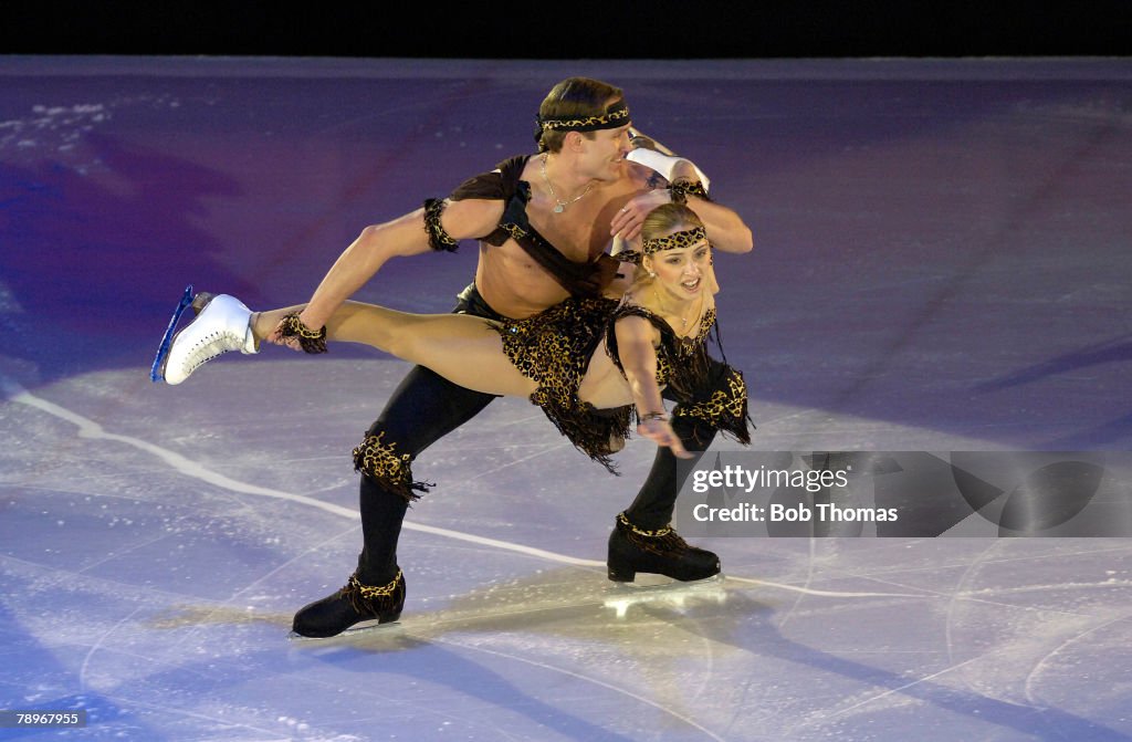 Sport. Winter Olympic Games, Torino, Italy. 10th - 26th February 2006. 24th February. Figure Skating Gala. Ice Dancing. Tatiana Navka & Roman Kostomarov of Russia, Gold Medal winners