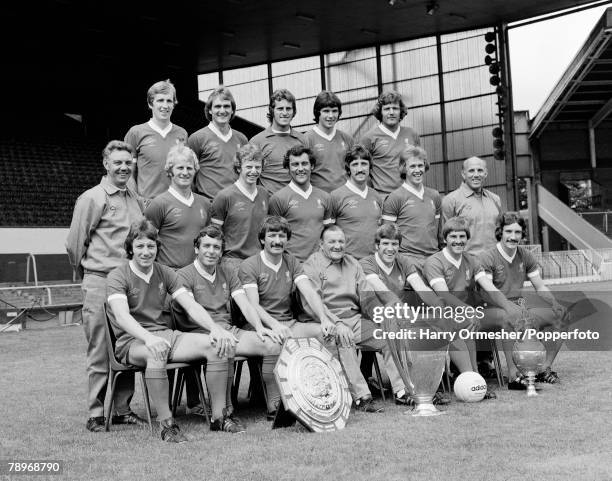 Liverpool FC squad line up for a team photograph at Anfield in Liverpool, England, circa July 1977. Back row : Joey Jones, Phil Thompson, Ray...