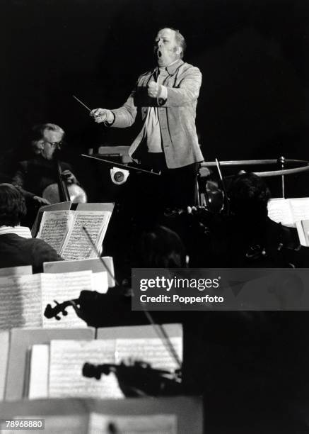 Cinema Personalities, pic: 22nd April 1977, British Actor and Director Sir Richard Attenborough, born 1923, pictured conducting the London Symphony...