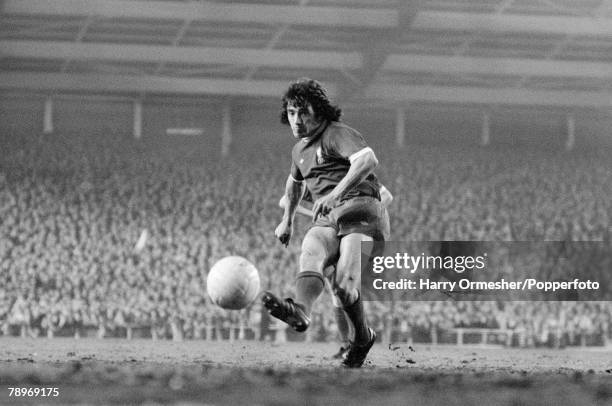 Kevin Keegan of Liverpool scores a penalty during the UEFA Cup Final 1st Leg between Liverpool and Club Brugge at Anfield on April 28, 1976 in...