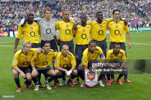 View of the Arsenal team prior to playing Barcelona in the 2006 UEFA Champions League Final at the Stade de France in Paris, France on 17th May 2006....