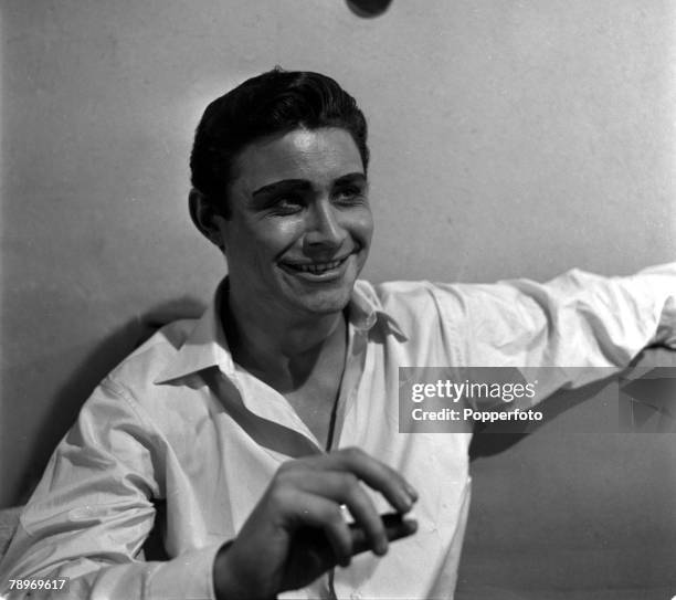 Rod Lewis Actor Ronald Lewis (Actor) Fotografías e imágenes de stock - Getty Images