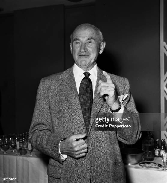 England American film producer Samuel Goldwyn is pictured at a press reception for his film "Guys and Dolls"