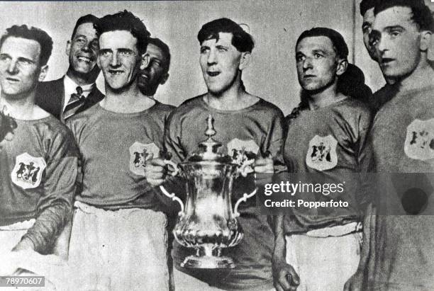 138 1927 Fa Cup Final Stock Photos, HighRes Pictures, and Images