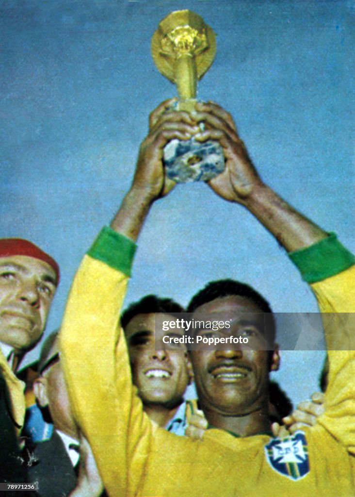 Sport. Football. World Cup Final. Santiago, Chile. 17th June 1962. Brazil 3 v Czechoslovakia 1. Brazil's Didi, (by then a veteran of 3 World Cups) holds aloft the Jules Rimet World Cup trophy as Brazil become world champions.
