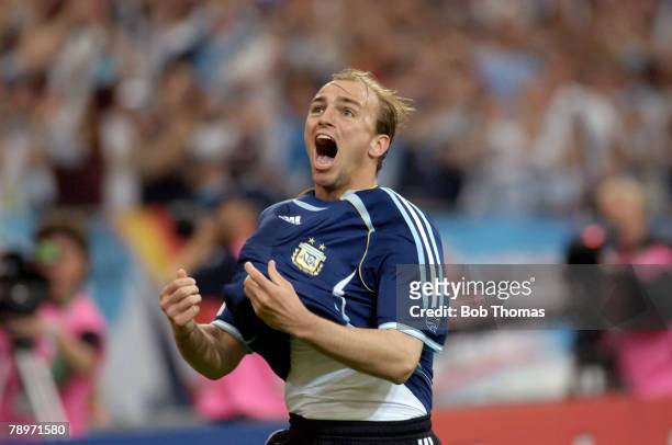 Sport, Football, FIFA World Cup, Gelsenkirchen, 16th June 2006, Argentina 6 v Serbia and Montenegro 0, Argentina's Esteban Cambiasso, shows his...