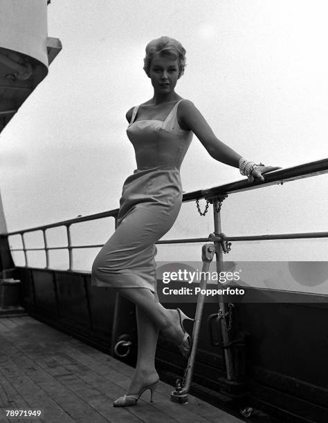 Actress Anne Aubrey during the making of the film "Jazzboat", 1959