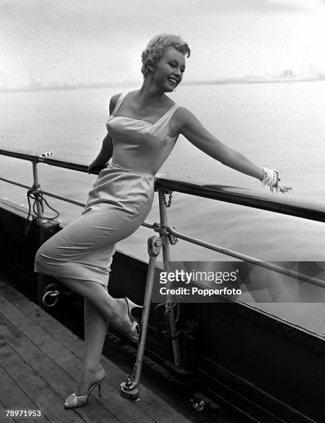 Actress Anne Aubrey during the making of the film "Jazzboat", 1959