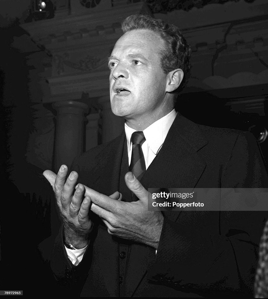 T.V. and Films. 1951. London, England. American film star Van Heflin is pictured at the Embassy Club.