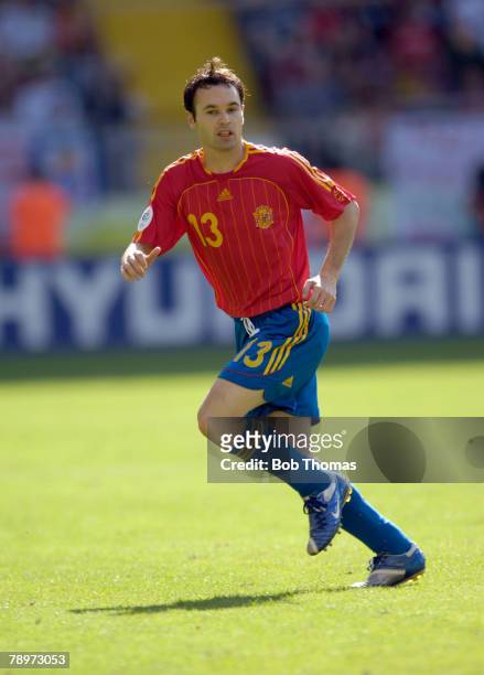 Sport, Football, FIFA World Cup, Kaiserslautern, 23rd June 2006, Saudi Arabia 0 v Spain 1, Iniesta, Spain