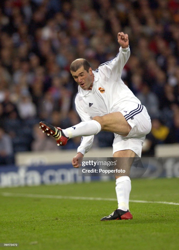 PF Football. UEFA Champions League Final. Hampden Park, Glasgow. 15th May 2002. Real Madrid 2 v Bayer Leverkusen 1. Real Madrid's Zinedine Zidane scores the winning goal.