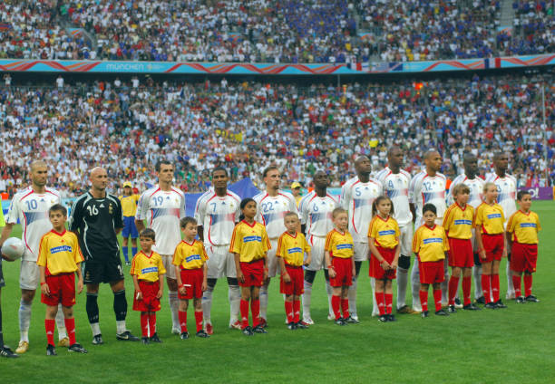 Sport, Football, FIFA World Cup, Munich, 5th July 2006, Semi Final, Portugal 0 v France 1, The France team line up with the mascots, France,...