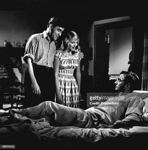 The making of the film -Dead on course+ with a scene showing Robert Beatty, Zachary Scott, Diane Cilento