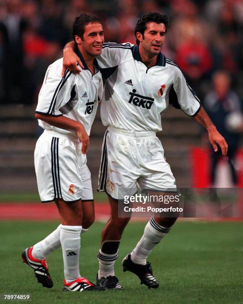 Football, Opel Masters 2000 Tournament, Munich, Germany, Real Madrid 3 v Galatasaray 2, 5th August 2000, Real Madrid's Raul is congratulated by Luis...
