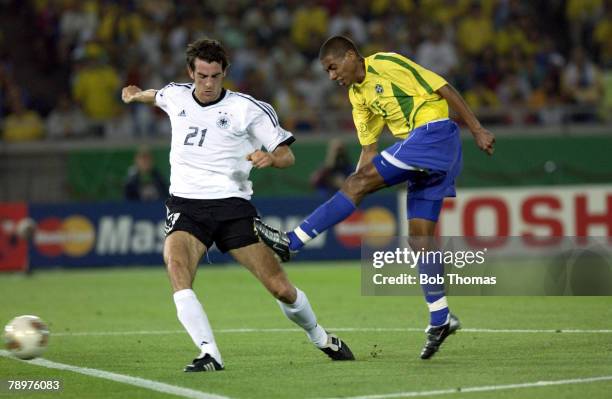 Football, 2002 FIFA World Cup Final, Yokohama, Japan, 30th June 2002, Germany 0 v Brazil 2, Brazil's Kleberson kicks past Germany's Christoph...