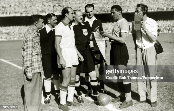 Sport, Football, World Cup Final, 16th July 1950, Maracana Stadium, Rio de Janeiro, Brazil 1, v Uruguay 2, With a Brazilian radio reporter in close...