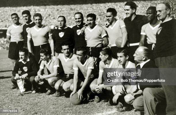 Sport, Football, World Cup Final, 16th July 1950, Maracana Stadium, Rio de Janeiro, Brazil 1, v Uruguay 2. The Uruguay team, Back row,l-r, Obdulio...