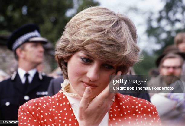 British Royalty, Tetbury, Gloucestshire, England, 22nd May 1981, Lady Diana Spencer during her first 'walkabout' with fiance Prince Charles