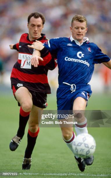 29th August 1992, Premier League, Chelsea 1 v Queens Park Rangers 0, Queens Park Rangers full back David Bardsley, left, in a race for the ball with...