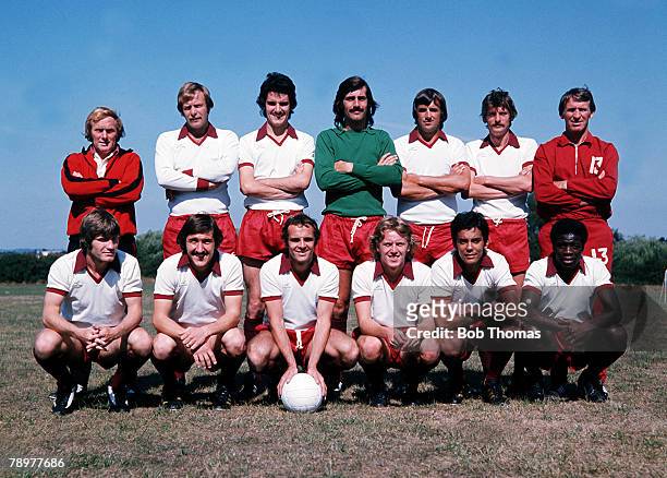 Sport, Football, Northampton Town, 1976-77 season, l-r: Petts , Hall, Gregory, Starling, Robertson, Martin, Pat Crerand , l-r: Philips, Tucker, Best,...