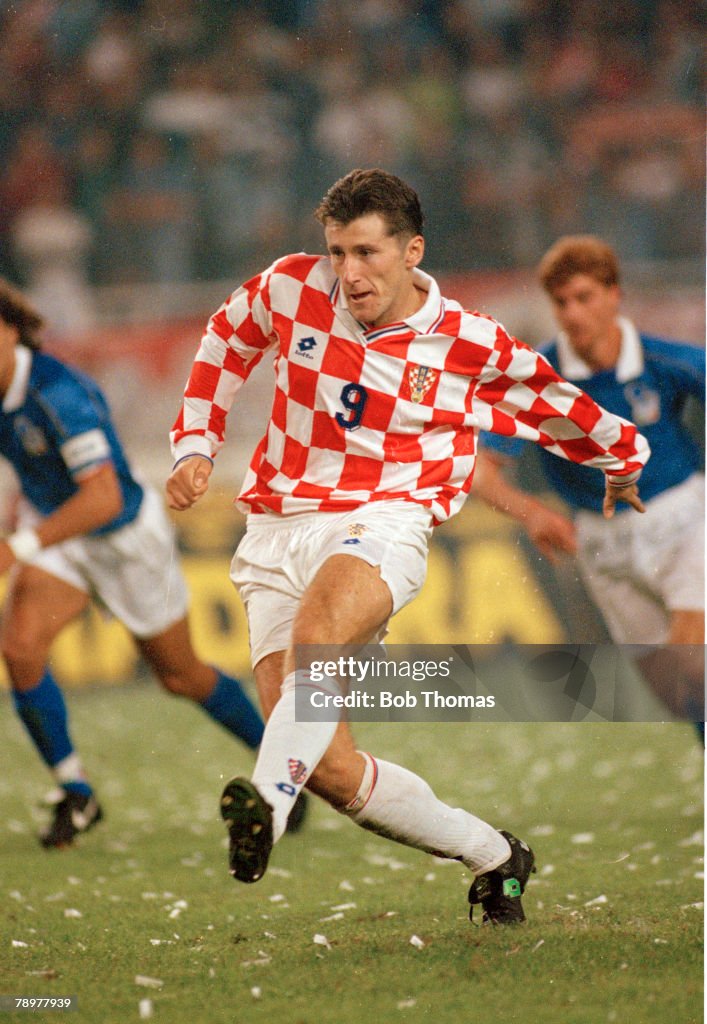 Sport. Football. pic: 8th October 1995. European Championship Qualifier. Croatia 1 v Italy 1. Davor Suker, Croatia striker.